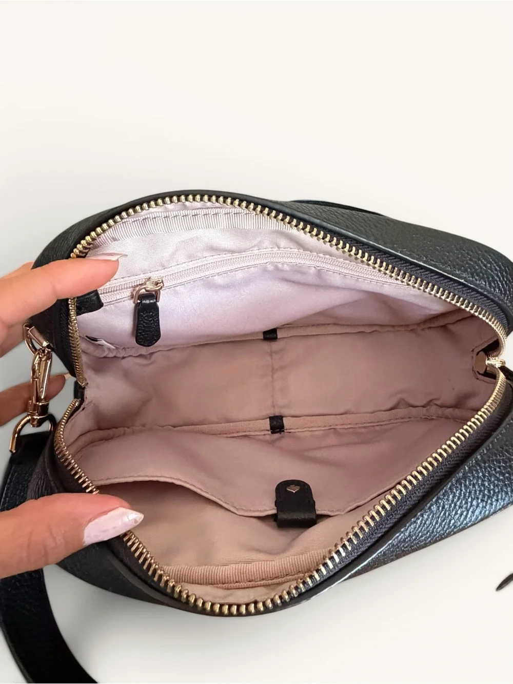 kate spade Black Pebbled Leather Camera Infinite Bag with Gold Hardware